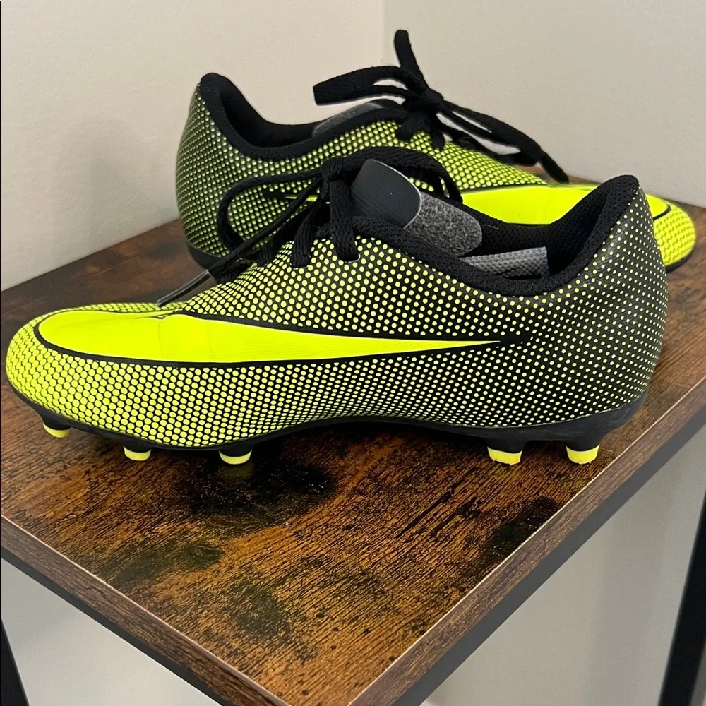 Nike Neon Yellow and Black Bravata Li Firm Ground Soccer Cleats